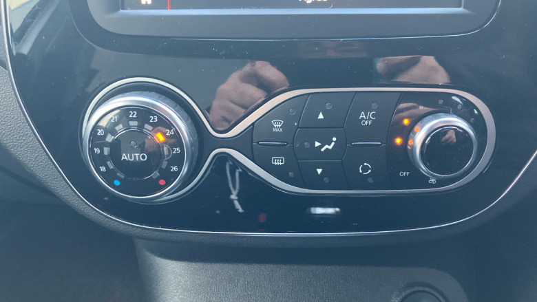 Renault Captur 0.9 TCE 90 Iconic 5dr Petrol Hatchback